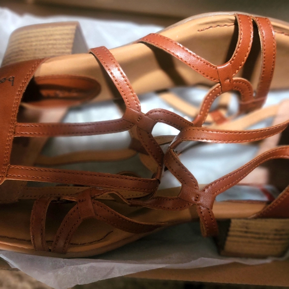 Sandles